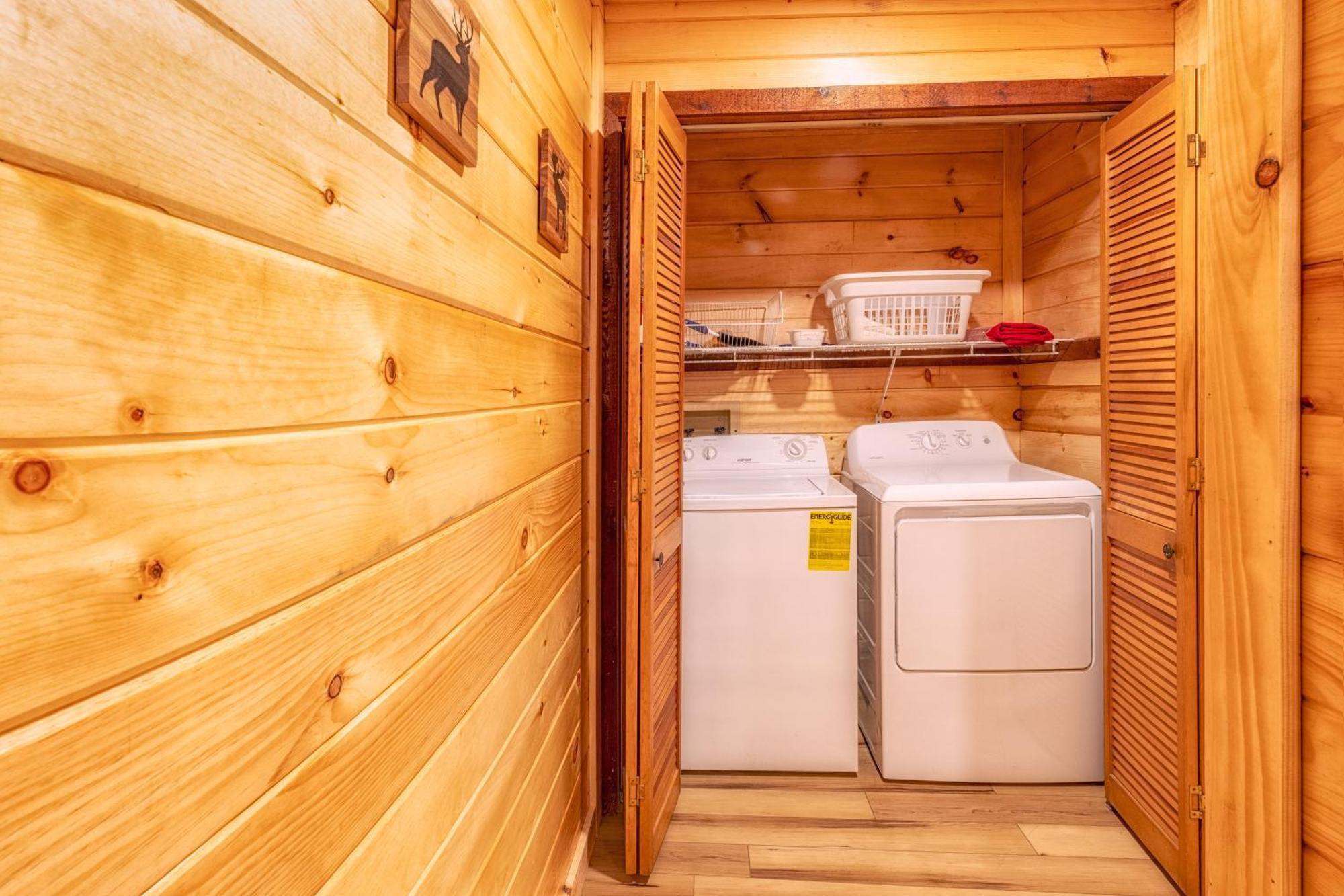 Real Log Cabin With Amazing Views, Hot Tub, Sauna, Games Gatlinburg Esterno foto