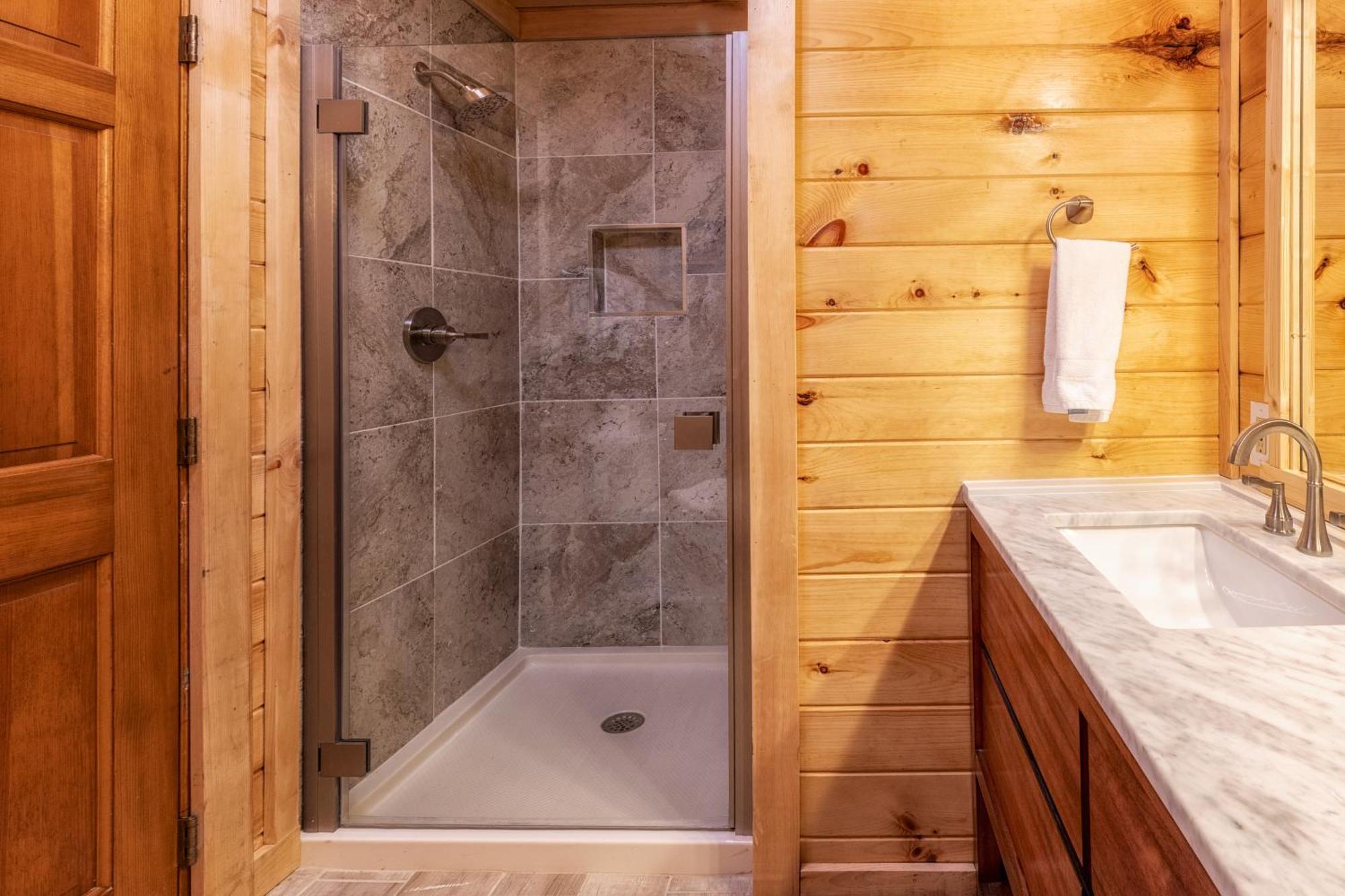 Real Log Cabin With Amazing Views, Hot Tub, Sauna, Games Gatlinburg Esterno foto