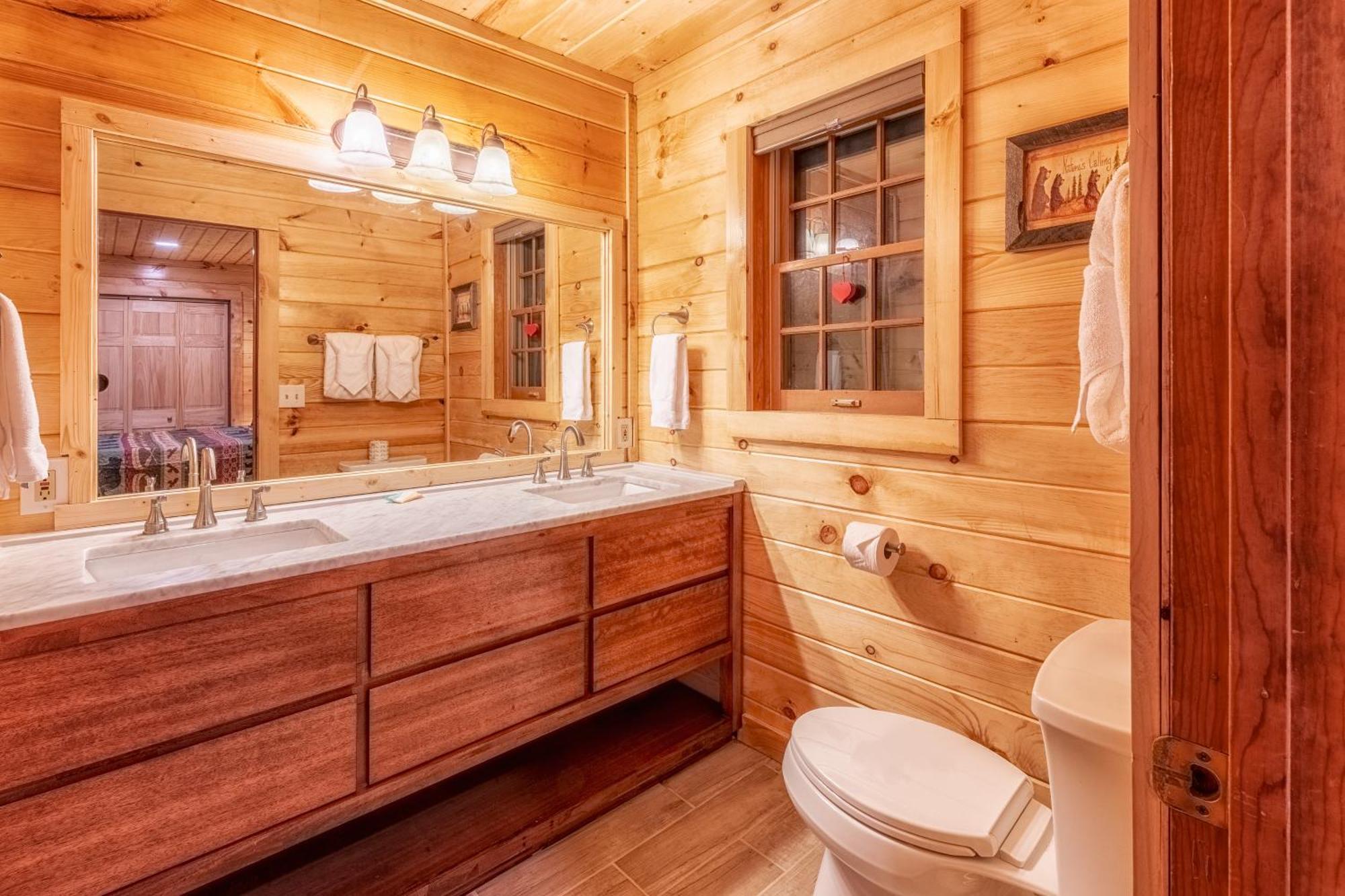 Real Log Cabin With Amazing Views, Hot Tub, Sauna, Games Gatlinburg Esterno foto
