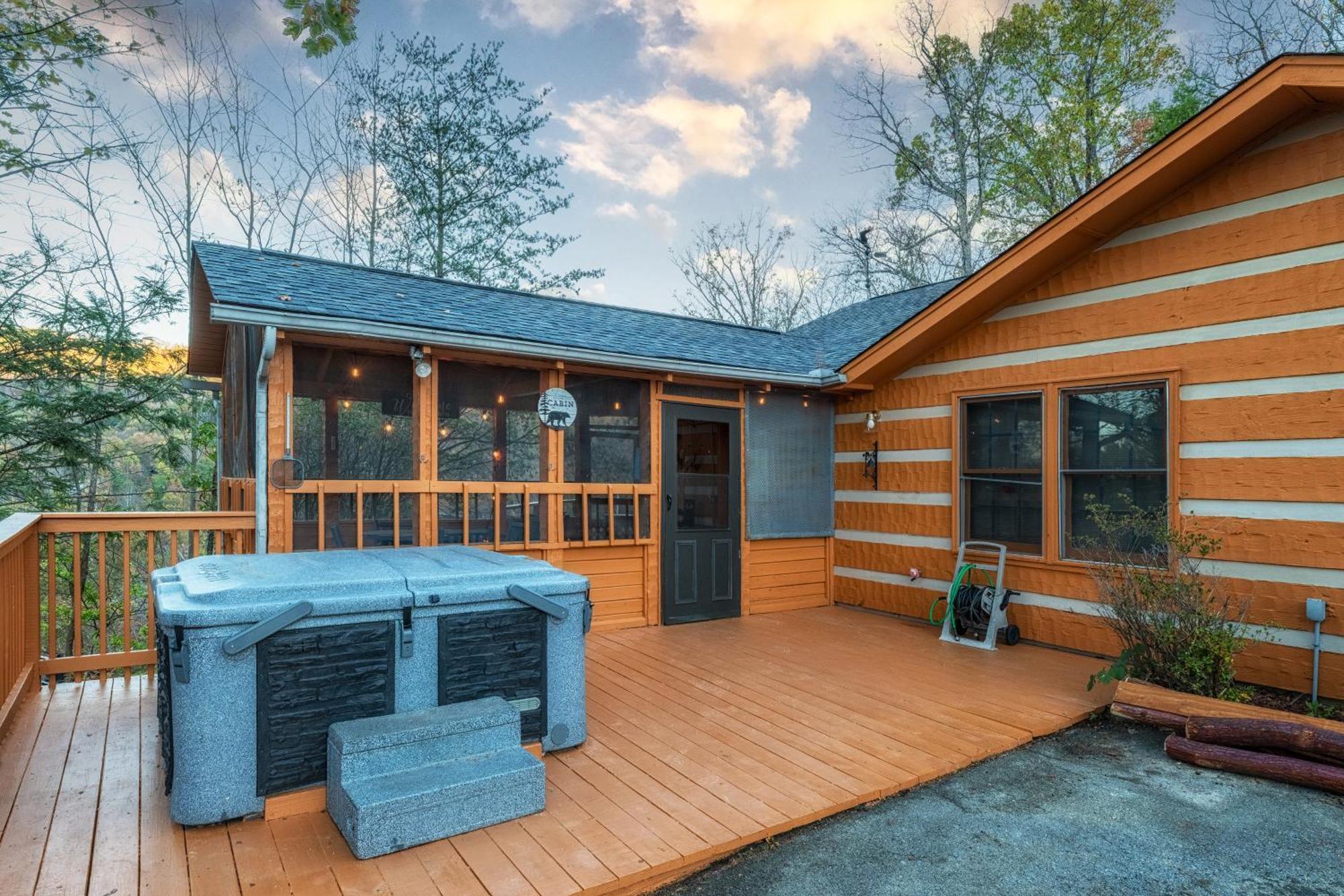 Real Log Cabin With Amazing Views, Hot Tub, Sauna, Games Gatlinburg Esterno foto