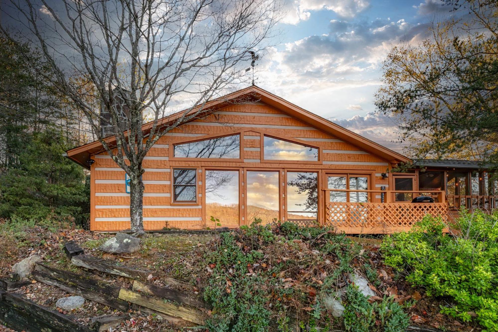 Real Log Cabin With Amazing Views, Hot Tub, Sauna, Games Gatlinburg Esterno foto