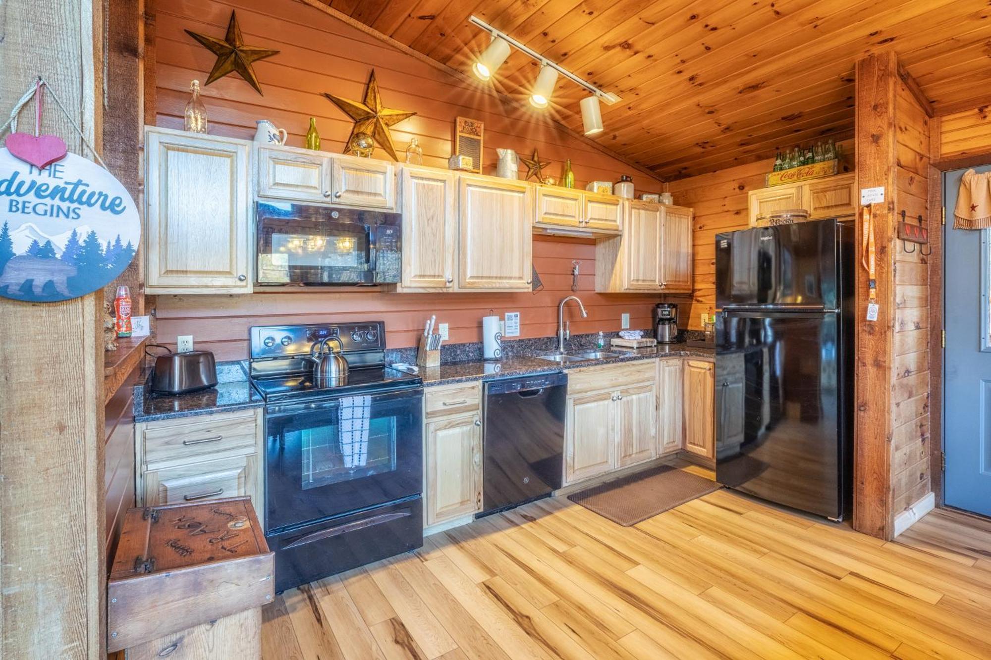 Real Log Cabin With Amazing Views, Hot Tub, Sauna, Games Gatlinburg Esterno foto